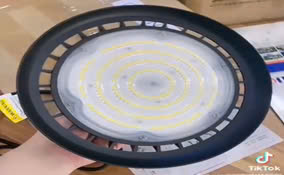 Đèn LED nhà xưởng chiếu sáng trong nhà Slim LeD UFO High Bay 100W Ánh sáng trắng Đèn LED nhà xưởng chiếu sáng trong nhà Slim LeD UFO High Bay 100W Ánh sáng trắng